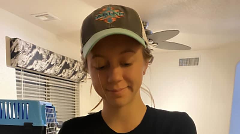 Arizona FFA Member Is Living to Serve With Her SAE