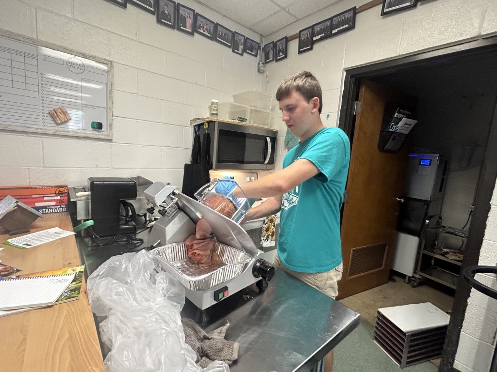 Seneca student using their new food science lab from the Missouri FFA Foundation grant.