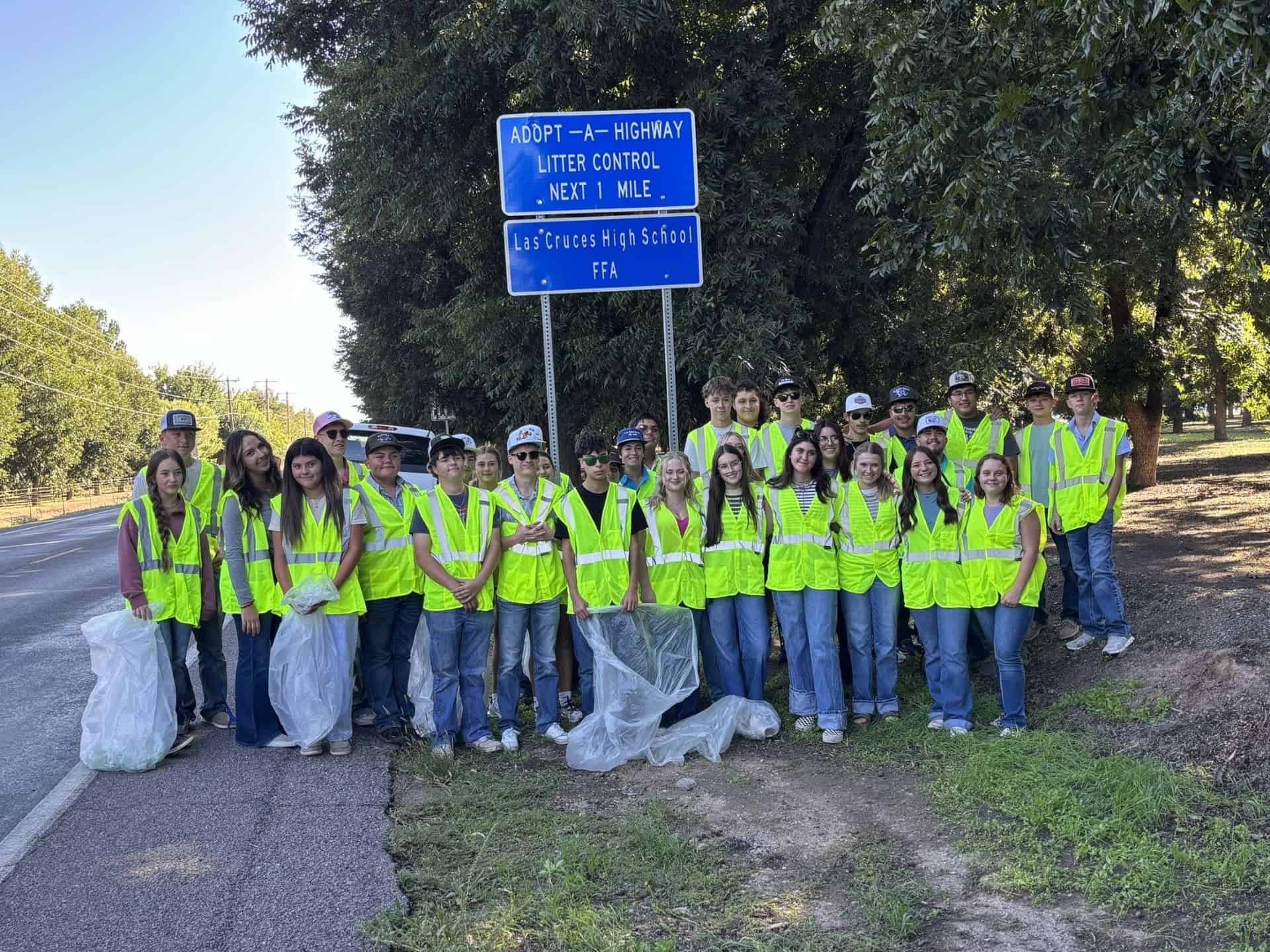 Las Cruces FFA Chapter Lives to Serve Through Community Cleanup