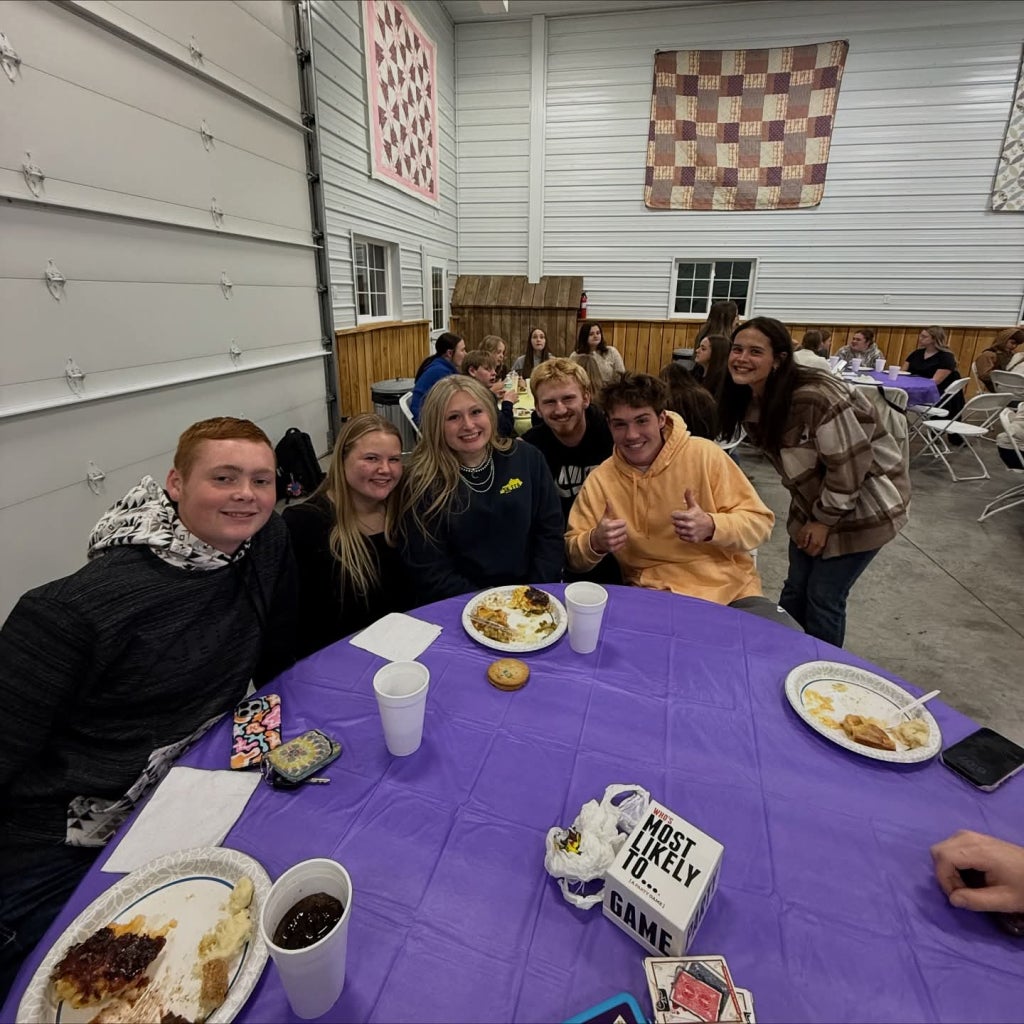 Simon Kenton FFA and Scott FFA members after enjoying their Thanksgiving meal. 