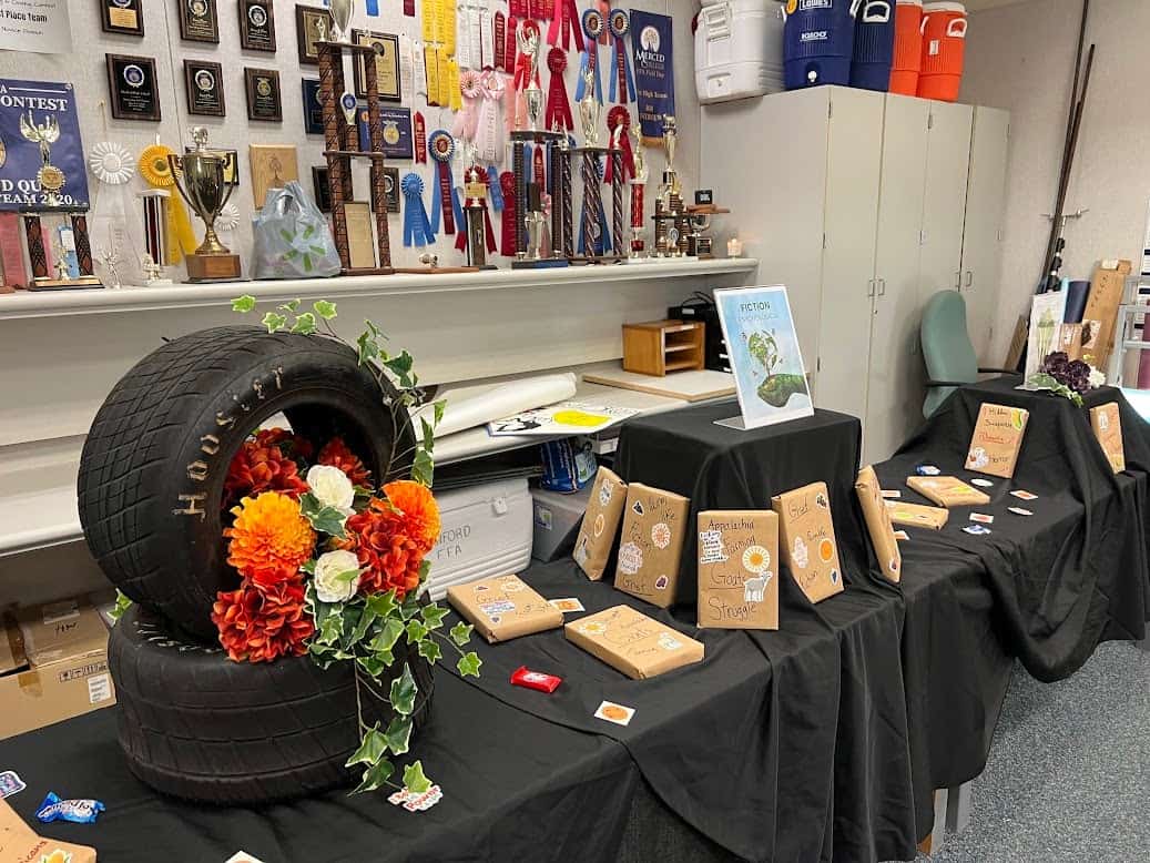 Hanford FFA Goes on a Blind Date With a Book!