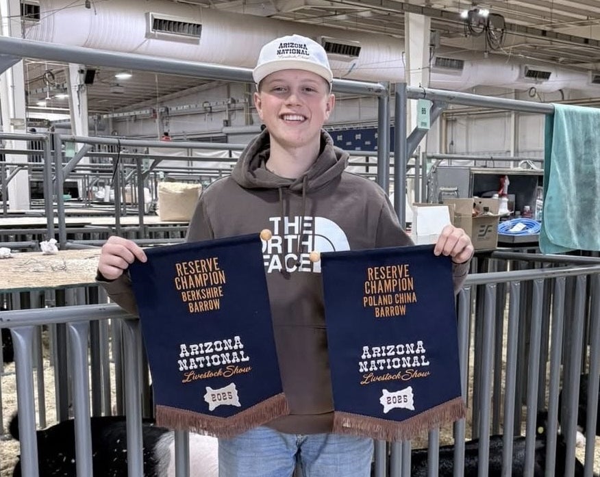 Double the Success: Brock Hammock Claims Two Reserve Breed Championships in Arizona