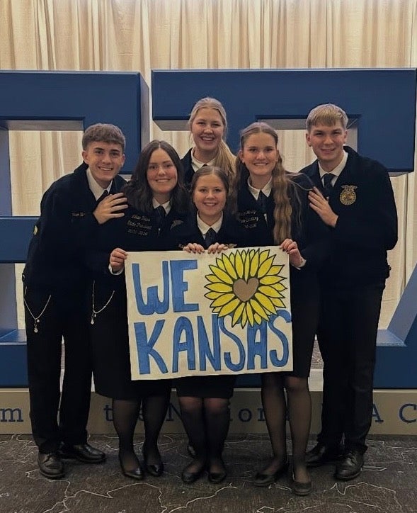 Left to right: Bricen Benyshek, Lillian Hulse, Allyson Rietcheck, Maggie Chandler, Marisa Wasinger and Dustin Denton.