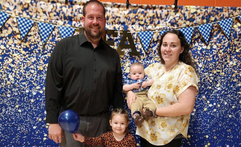 Stephanie and Jordan Donnerbauer with their children.